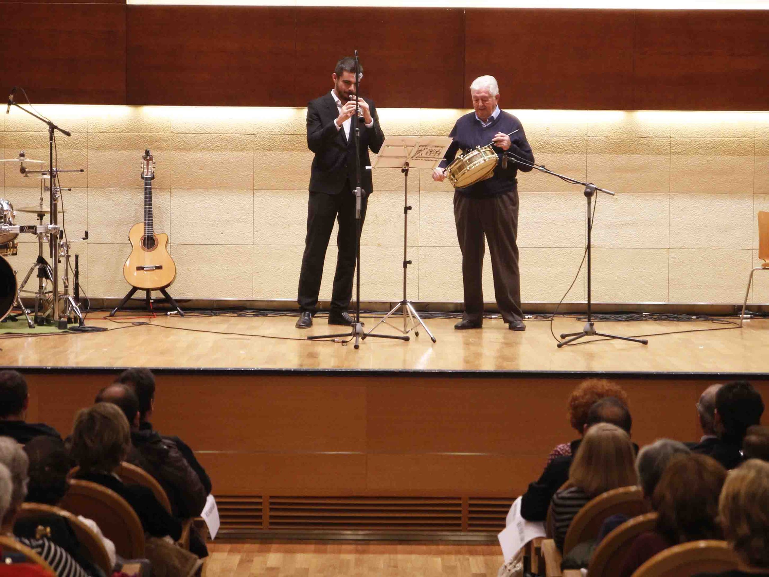 Una pasada edición de la muestra de dulzaina 'Ciudad de Segovia'. / NEREA LLORENTE