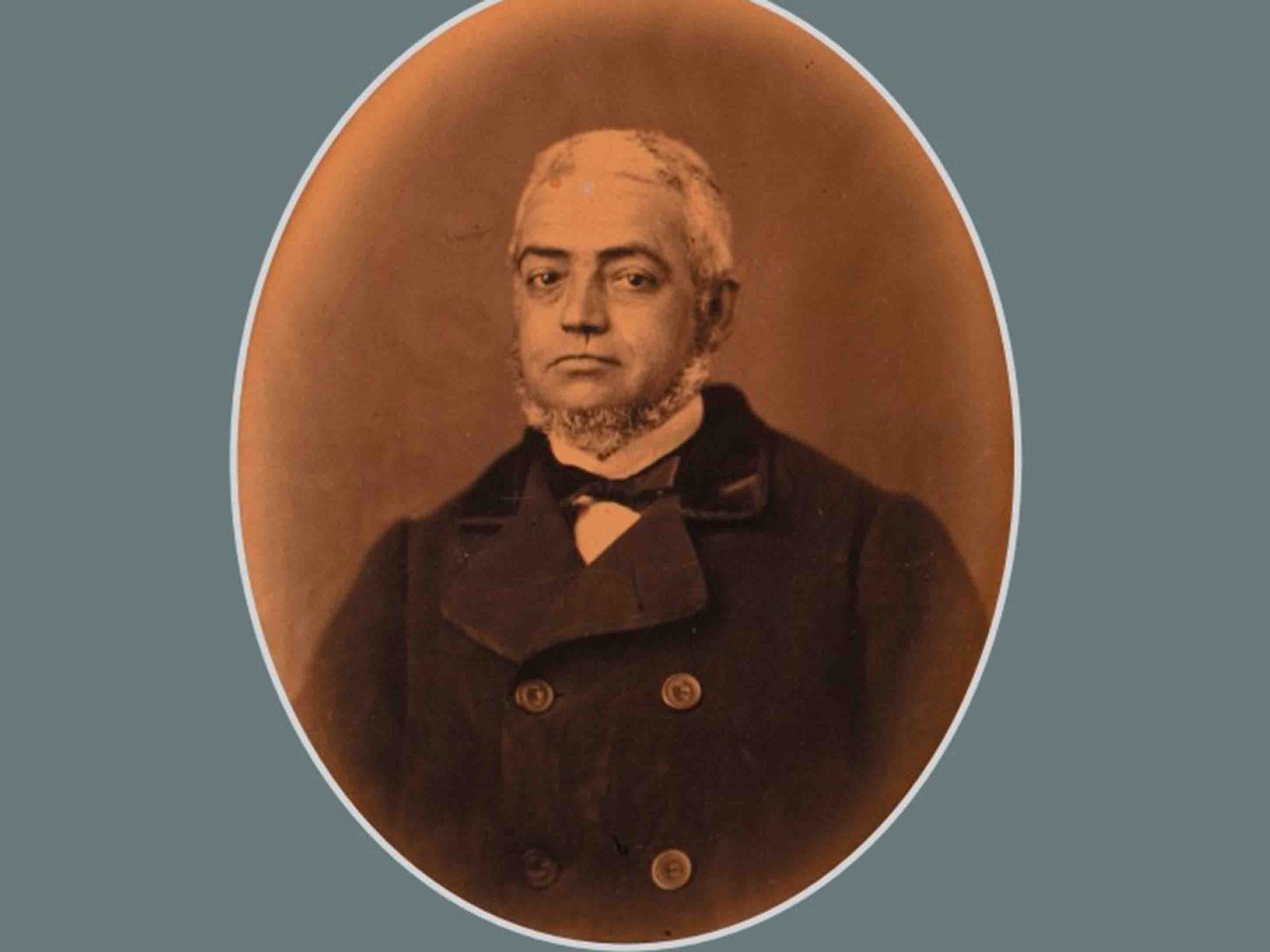 Imagen de la portada del libro 'Entre cadáveres' de Luis A. Sánchez. / A. PINELA