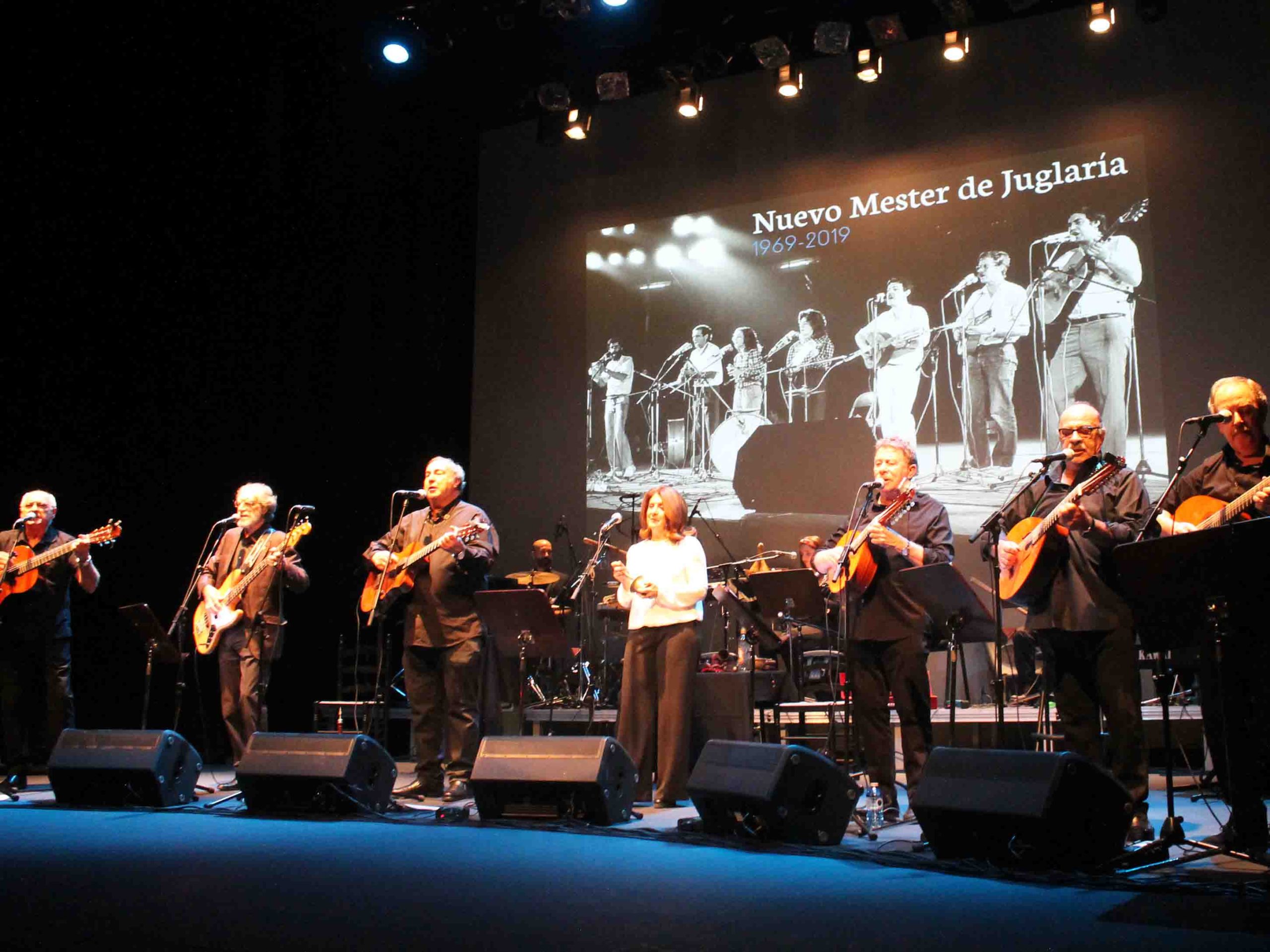 El Nuevo Mester de Juglaría, en el teatro Juan Bravo. / EL ADELANTADO