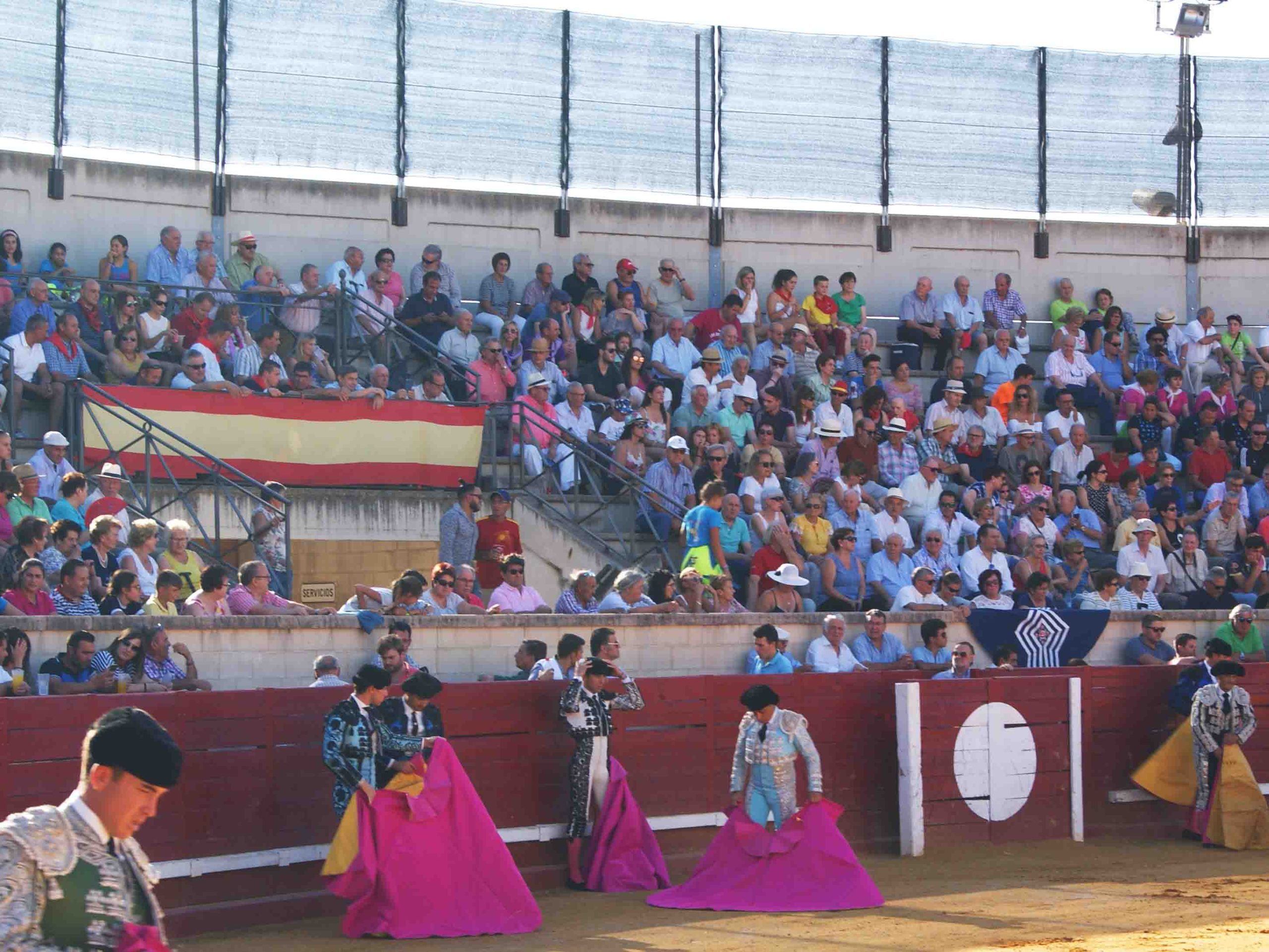Cantalejo cierra una feria taurina con cinco festejos 1 Plaza de toros de Cantalejo tras un paseíllo. / A.M.