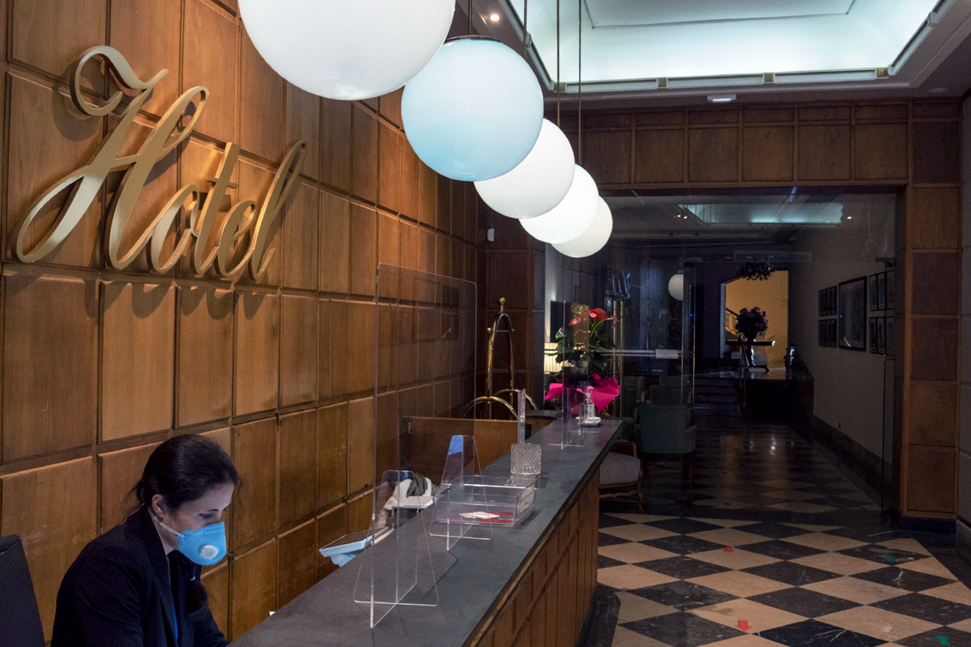 La recepción del Hotel Sirenas de Segovia ante la caída drástica de su ocupación. / KAMARERO