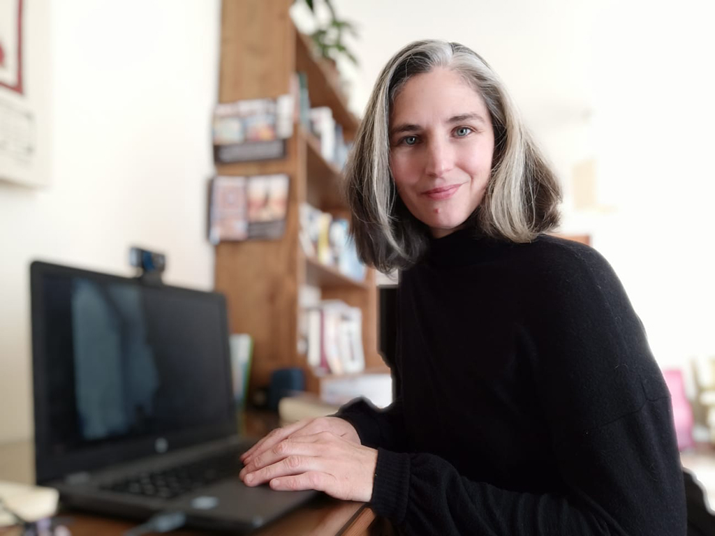 María Eugenia Parejo realiza sus cursos de manera telemática. / E.A.