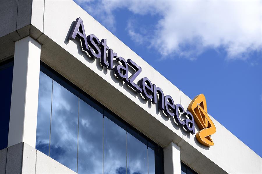 La vacuna de Oxford y AstraZeneca tiene una efectividad del 70,4 %. / EFE/EPA/DAN HIMBRECHTS