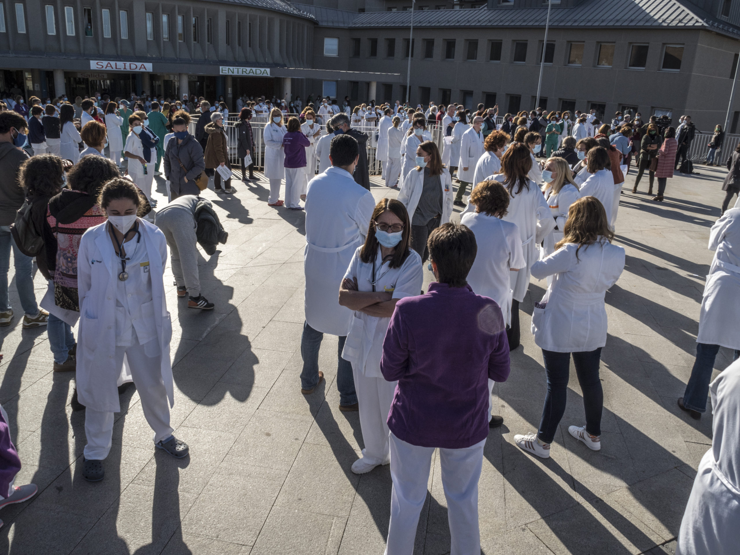 Concentración de los profesionales sanitarios contra el 'decretazo' de la Junta del pasado mes de noviembre. Archivo / KAMARERO