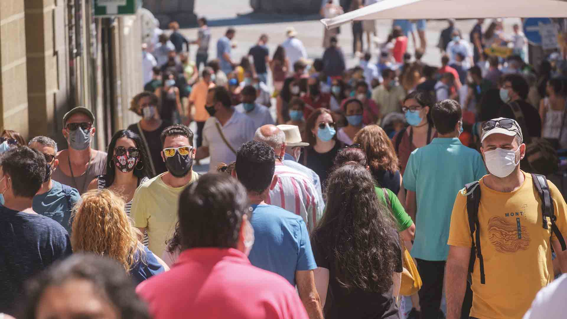 En la sociedad ha recaído, también, la responsabilidad de enfrentarse al coronavirus. / KAMARERO