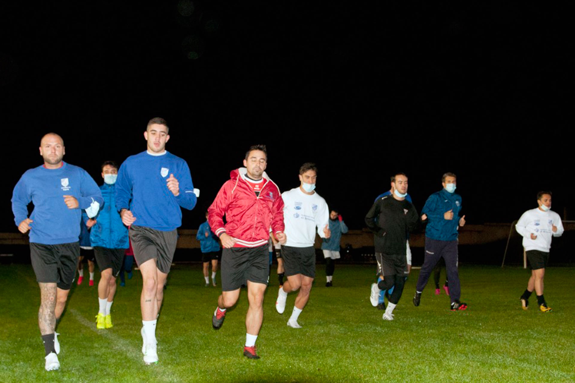 Jugadores del Unami haciendo carrera continua en uno de los entrenamientos del equipo./ UNAMI CP