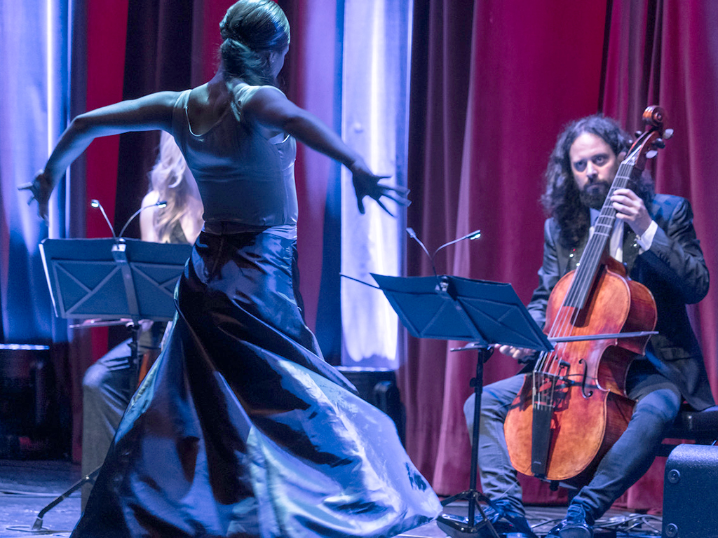 Una de las actuaciones de la Academia Placere, con Patricia Guerrero. / E.A