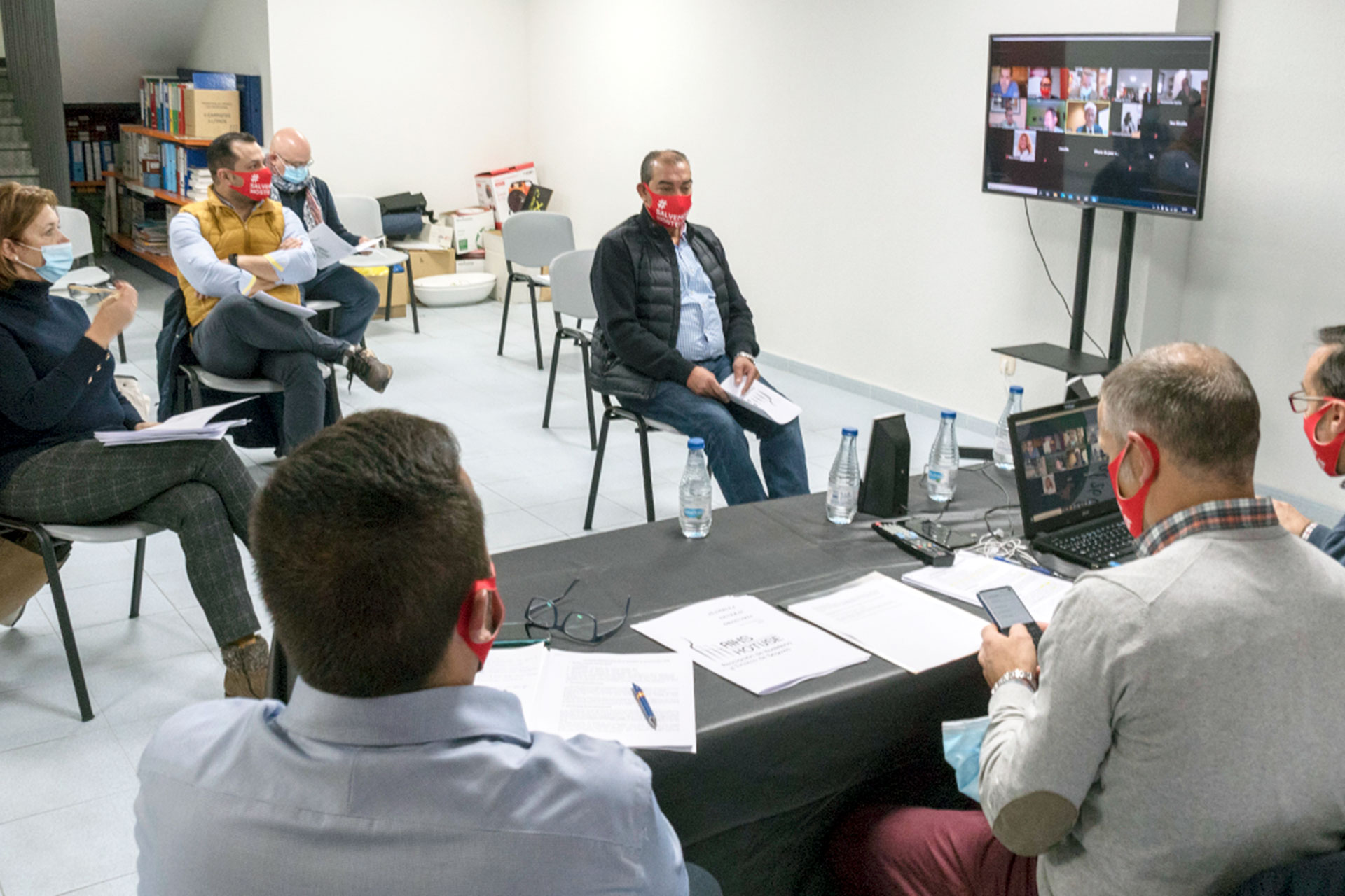 La asamblea se celebró ayer en doble modalidad presencial y telemática en la nueva sede de la agrupación. / Kamarero
