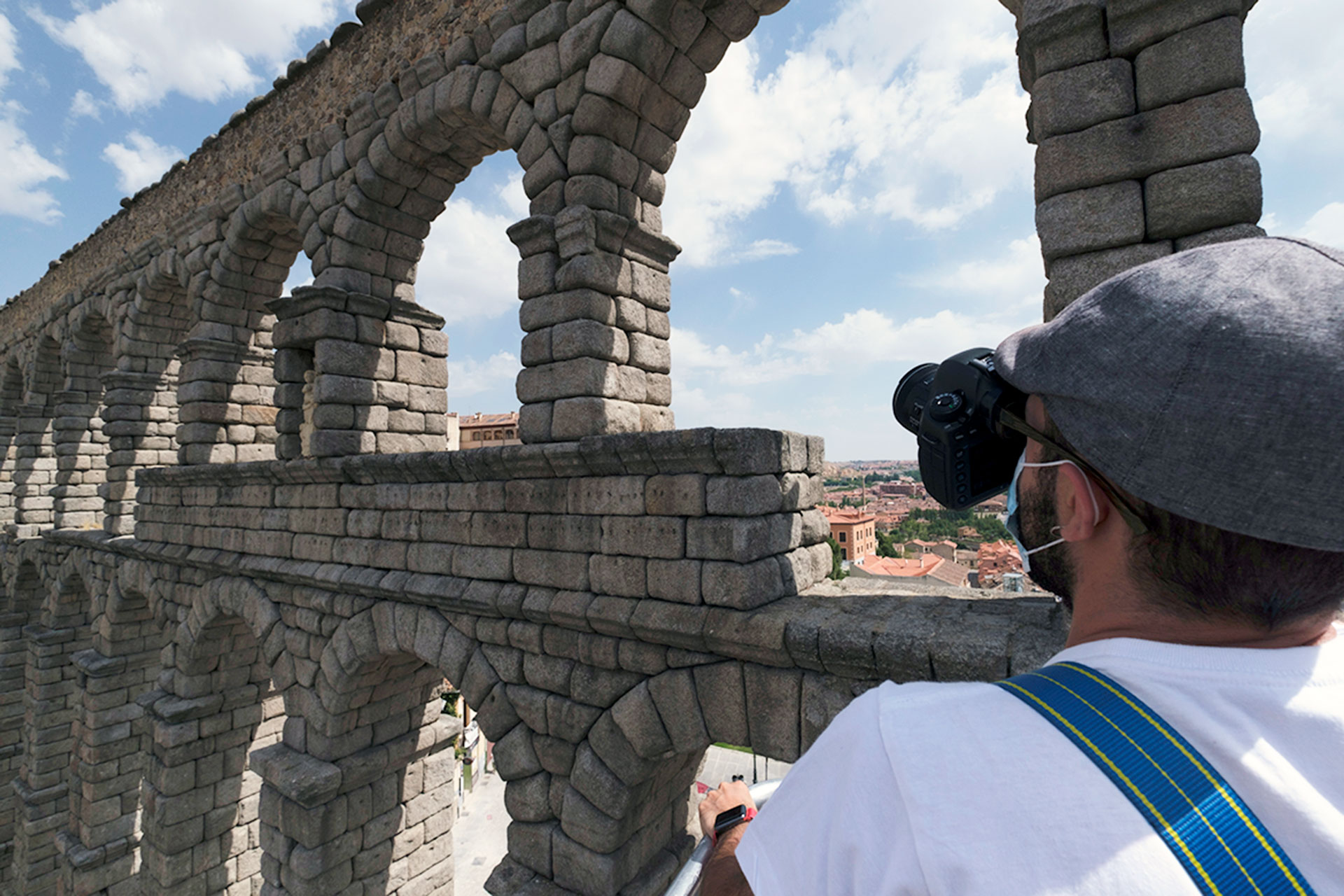 La zona más elevada del Acueducto durante los trabajos realizados en verano para conocer el estado de la piedra. / Kamarero