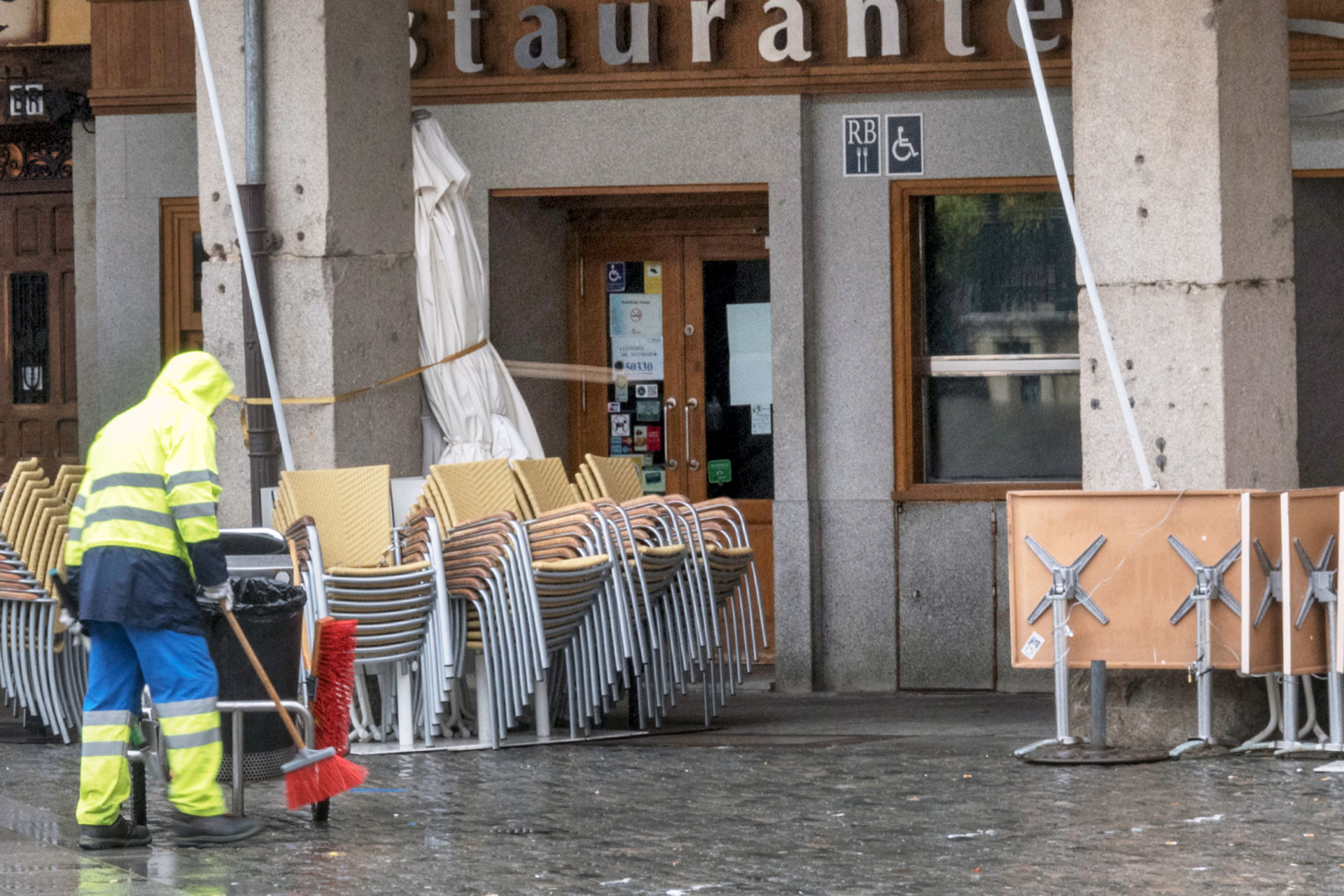 Terraza de un bar de la Plaza Mayor de Segovia. / KAMARERO