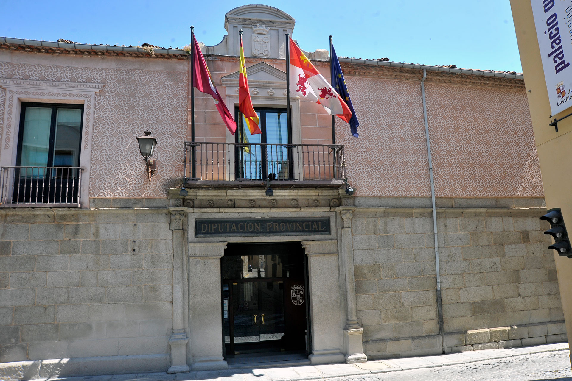 Fachada de la sede de la Diputación Provincial de Segovia. / Kamarero