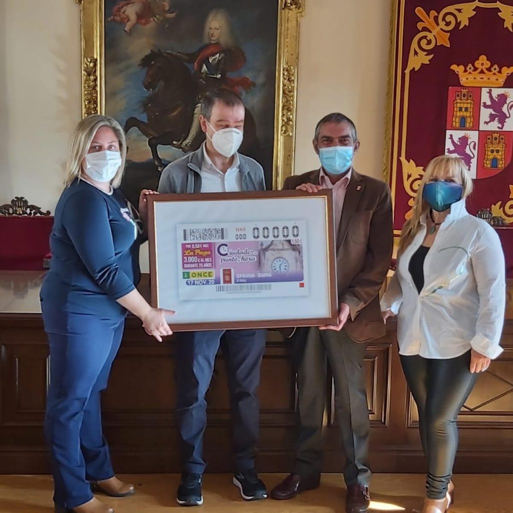 El cupón de la ONCE muestra el Edificio del Reloj de Sepúlveda 2 Foto Presentacion cupon