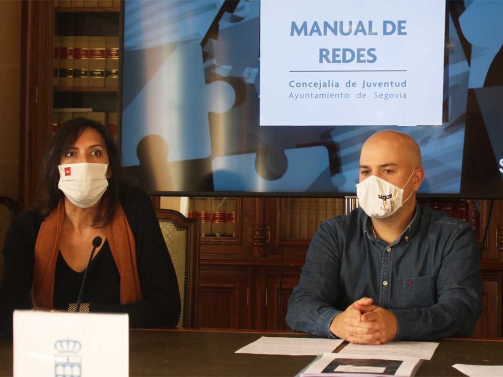 Manual de redes sociales presentado por Susana de Andrés y Ángel Galindo. / EL ADELANTADO