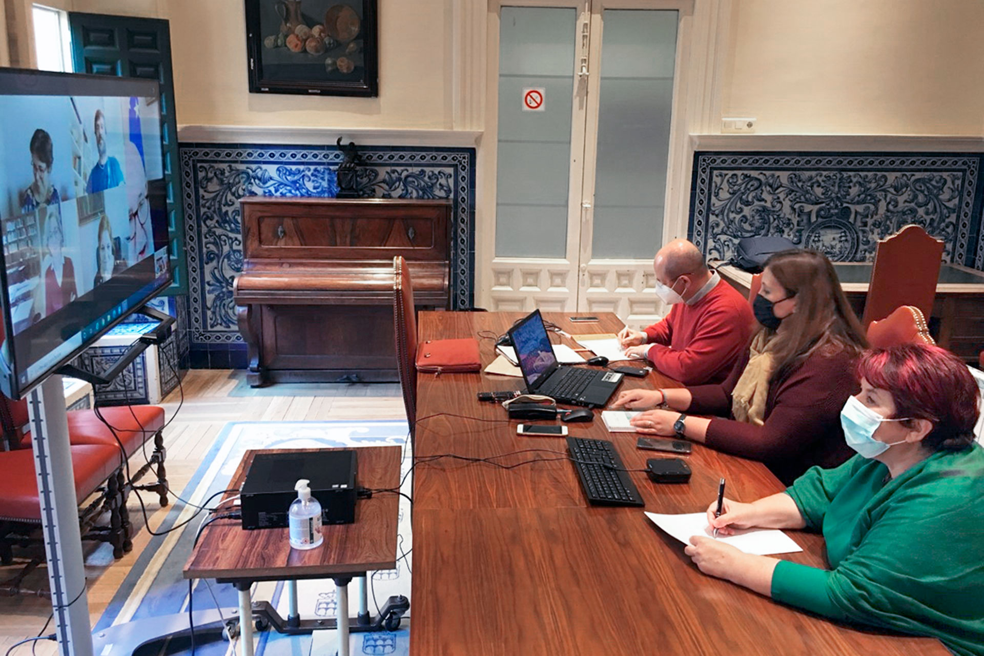 En la reunión telemática participaron varios altos cargos del Ministerio de Cultura y Deporte. / E. A.