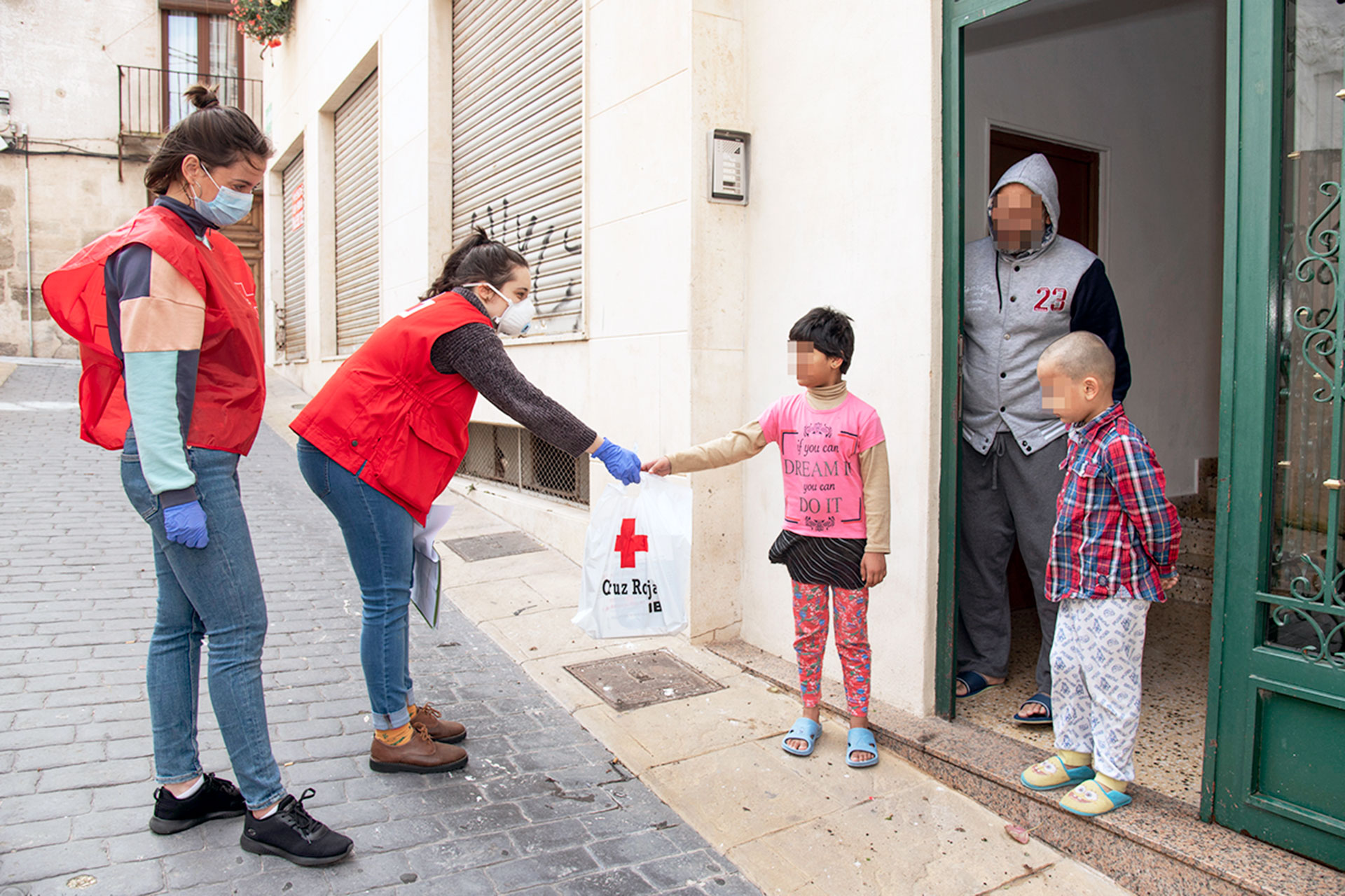 La campaña lucha contra la exclusión social. / EL ADELANTADO