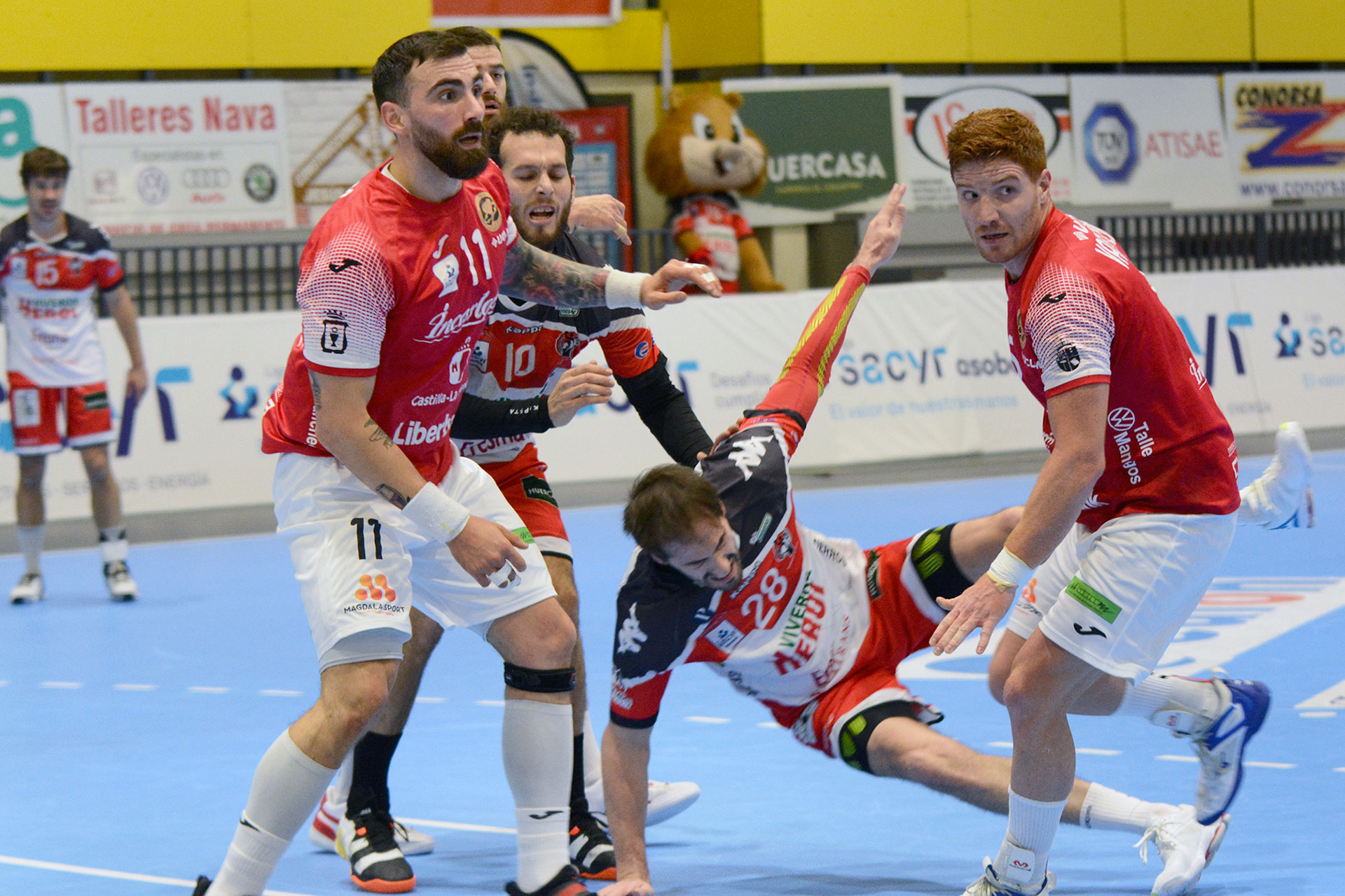 Una derrota en silencio para el Viveros Herol 2 d1 1 balonmano nava cuenca b
