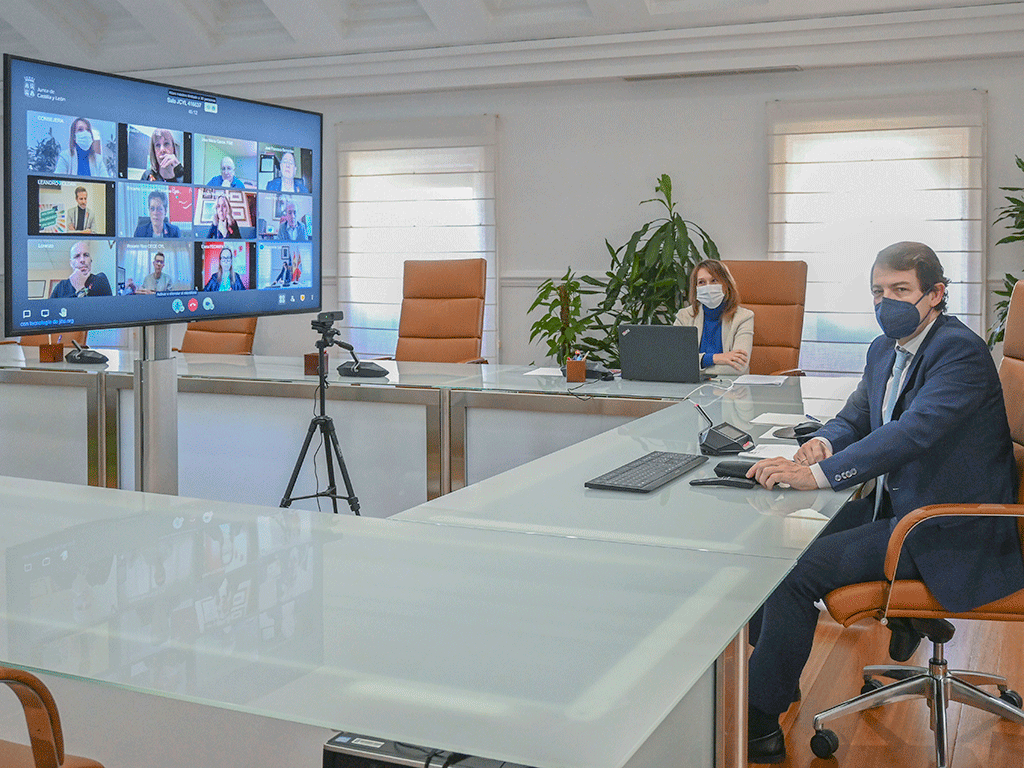 Alfonsdo Fernández Mañueco, en la reunión telemática con los representantes de la enseñanza concertada./ E.P.