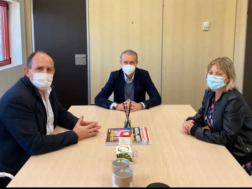 José Luis Aceves, Andrés Ortega y Ana Agudíez, durante la reunión. / EL ADELANTADO