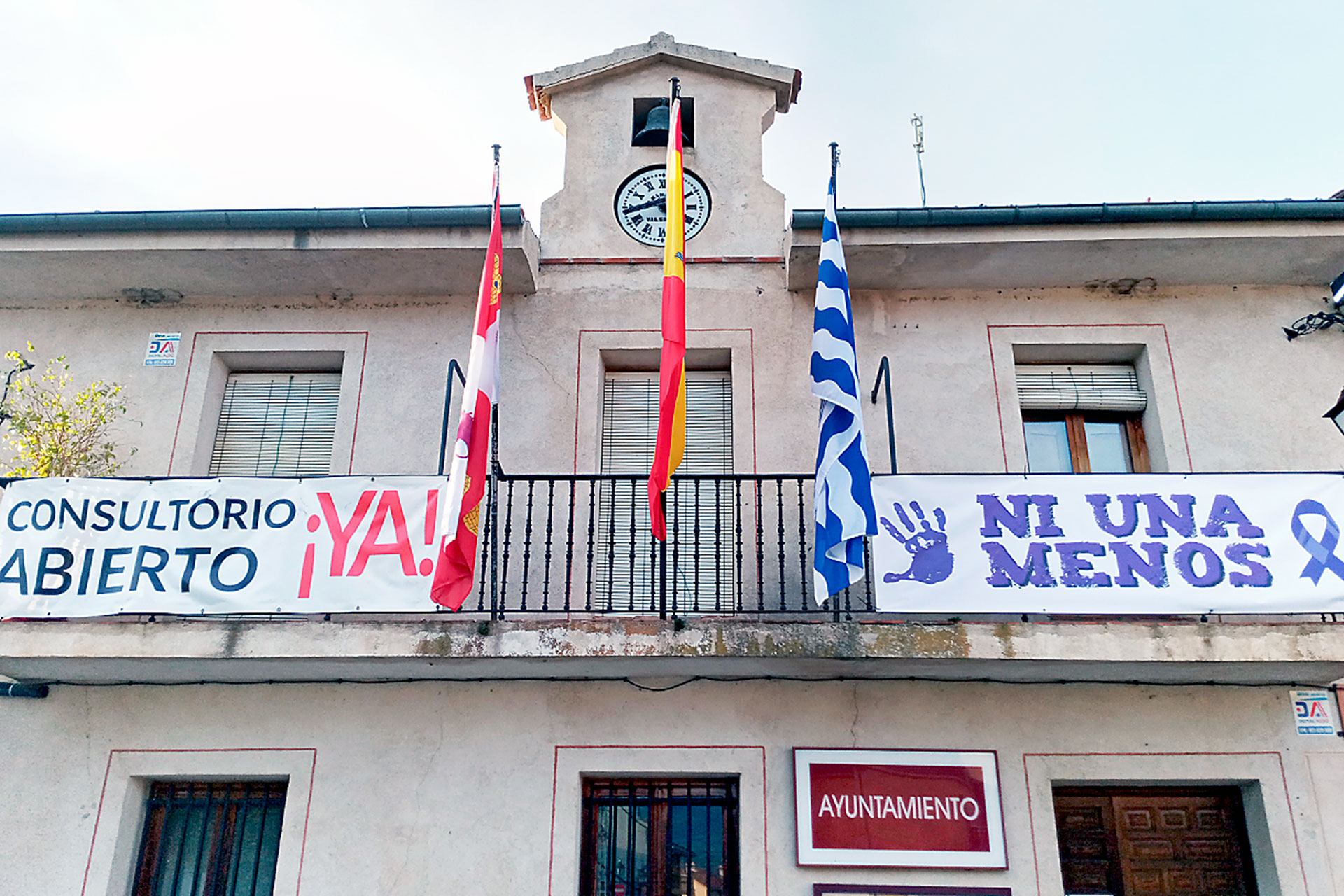 La corporación guardó un minuto de silencio por las víctimas de la violencia de género. /E.A.