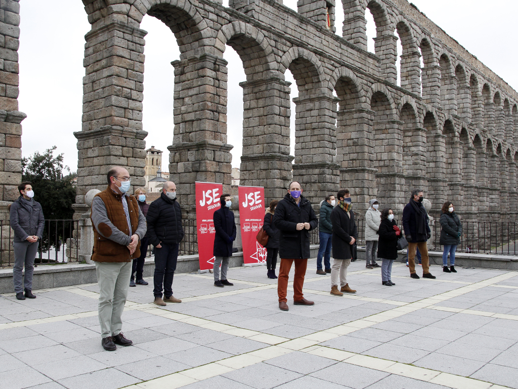 La terraza de Santa Columba fue el lugar elegido por los socialistas para homenajear a la Constitución. / NEREA LLORENTE