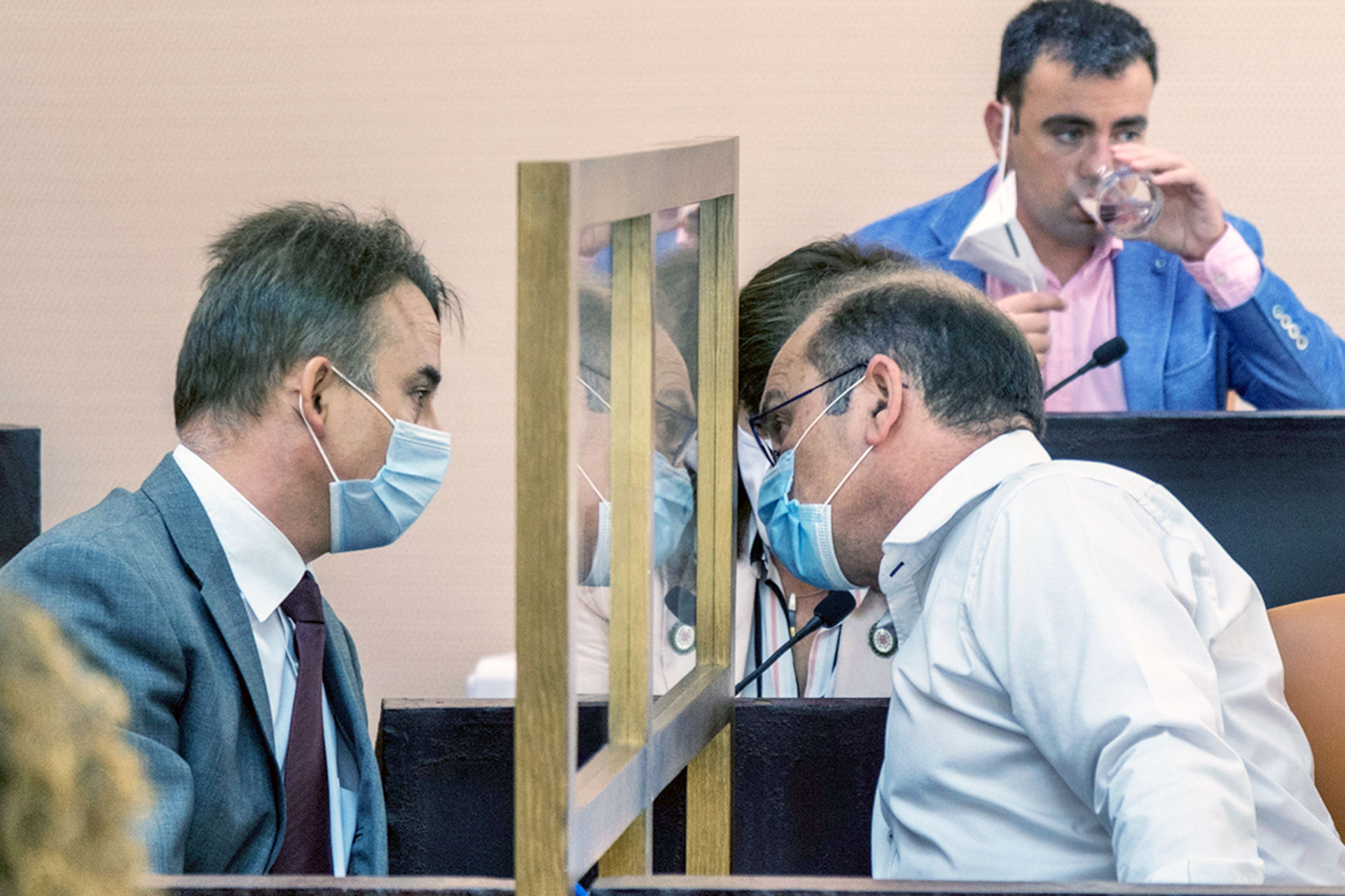 Los diputados del PSOE, en un pleno celebrado hace un mes.