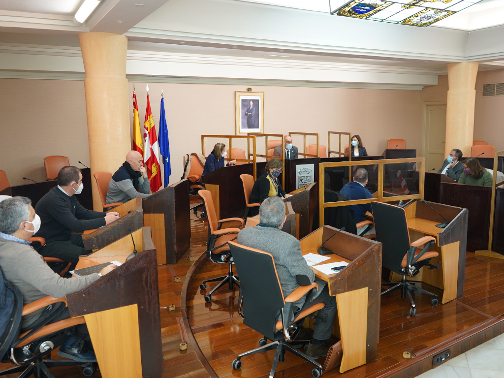 La reunión del consejo rector analizó los proyectos de futuro. / E.A