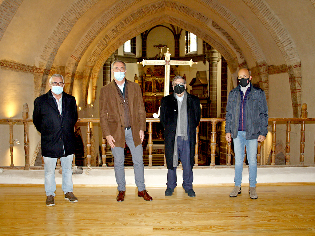 Autoridades provinciales y locales en el reformado coro de Martín Muñoz de las Posadas./E.A.