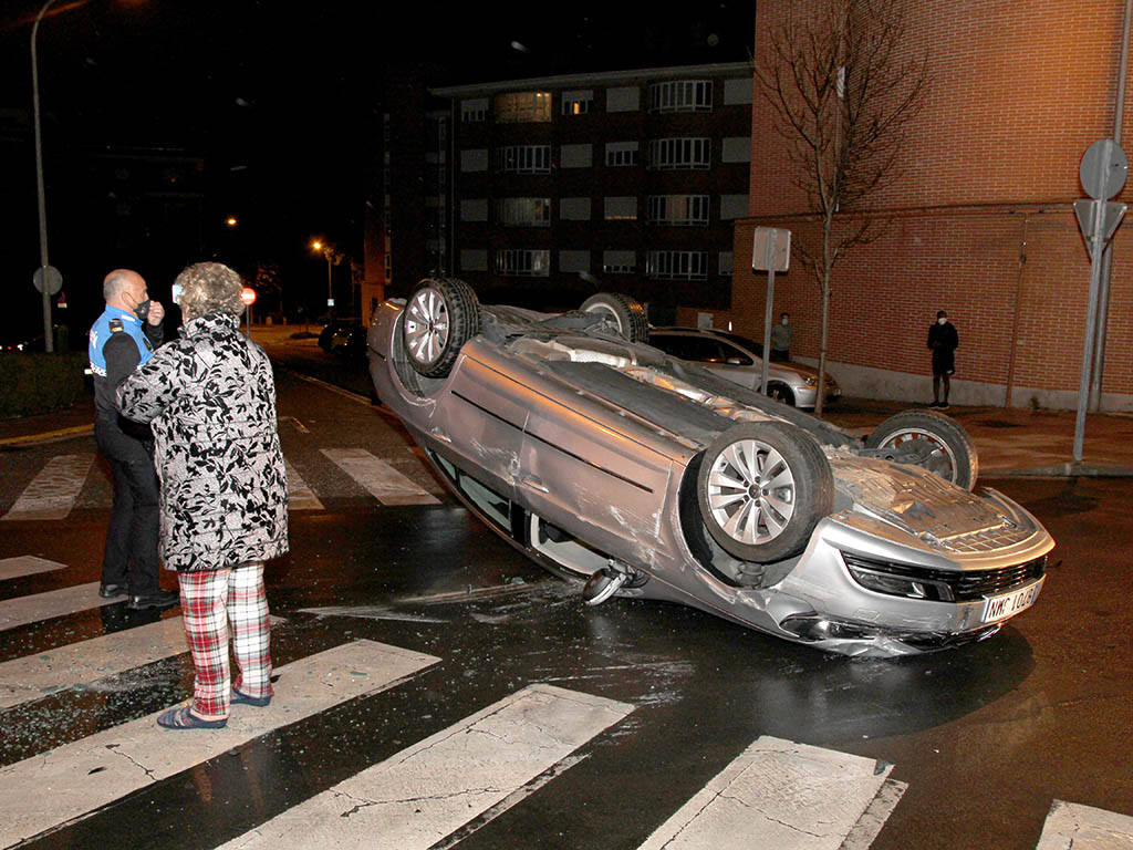 Vuelca un vehículo en la calle de La Luz en La Albuera 3 3 accidente nereallorente
