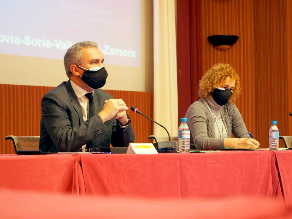 El delegado del Gobierno en Castilla y León, Javier Izquierdo, junto con la Subdelegada. / M