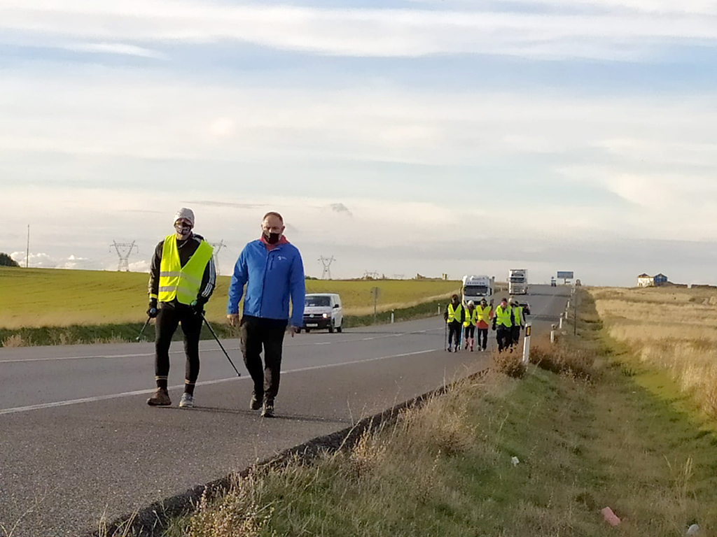 El grupo de ‘Equipo de Rescate’ durante el trayecto. / EL ADELANTADO