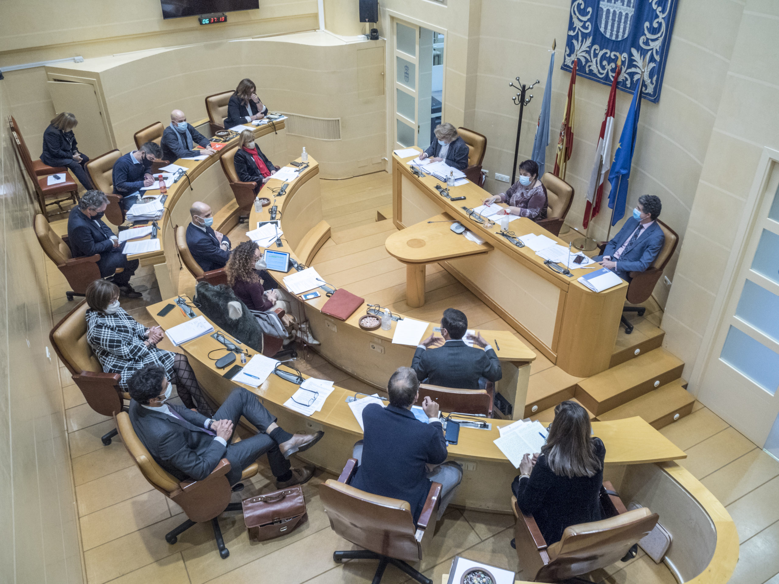 Sesión plenaria en el Ayuntamiento de Segovia. / Kamarero