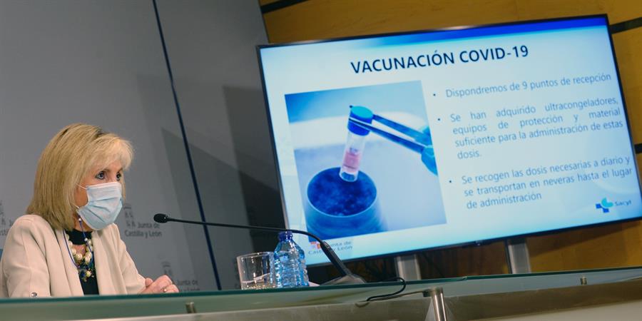 La consejera de Sanidad de la Junta de Castilla y León , Verónica Casado, comparece en rueda de prensa para informar sobre la estrategia de vacunación en relación a la COVID-19.EFE/Nacho Gallego