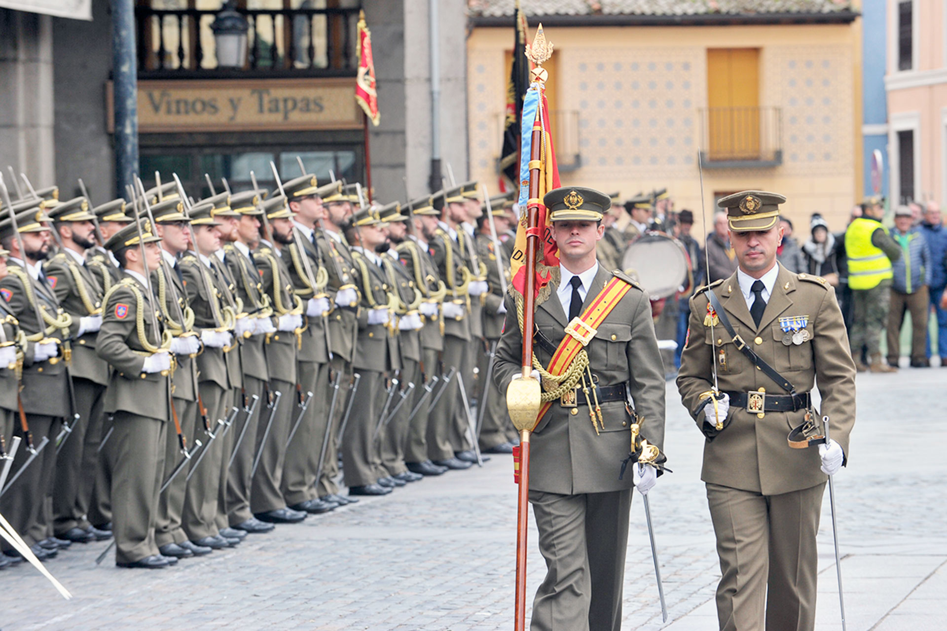 La Plaza Mayor no contará este año con el acto castrense de conmemoración de la fiesta. / KAMARERO