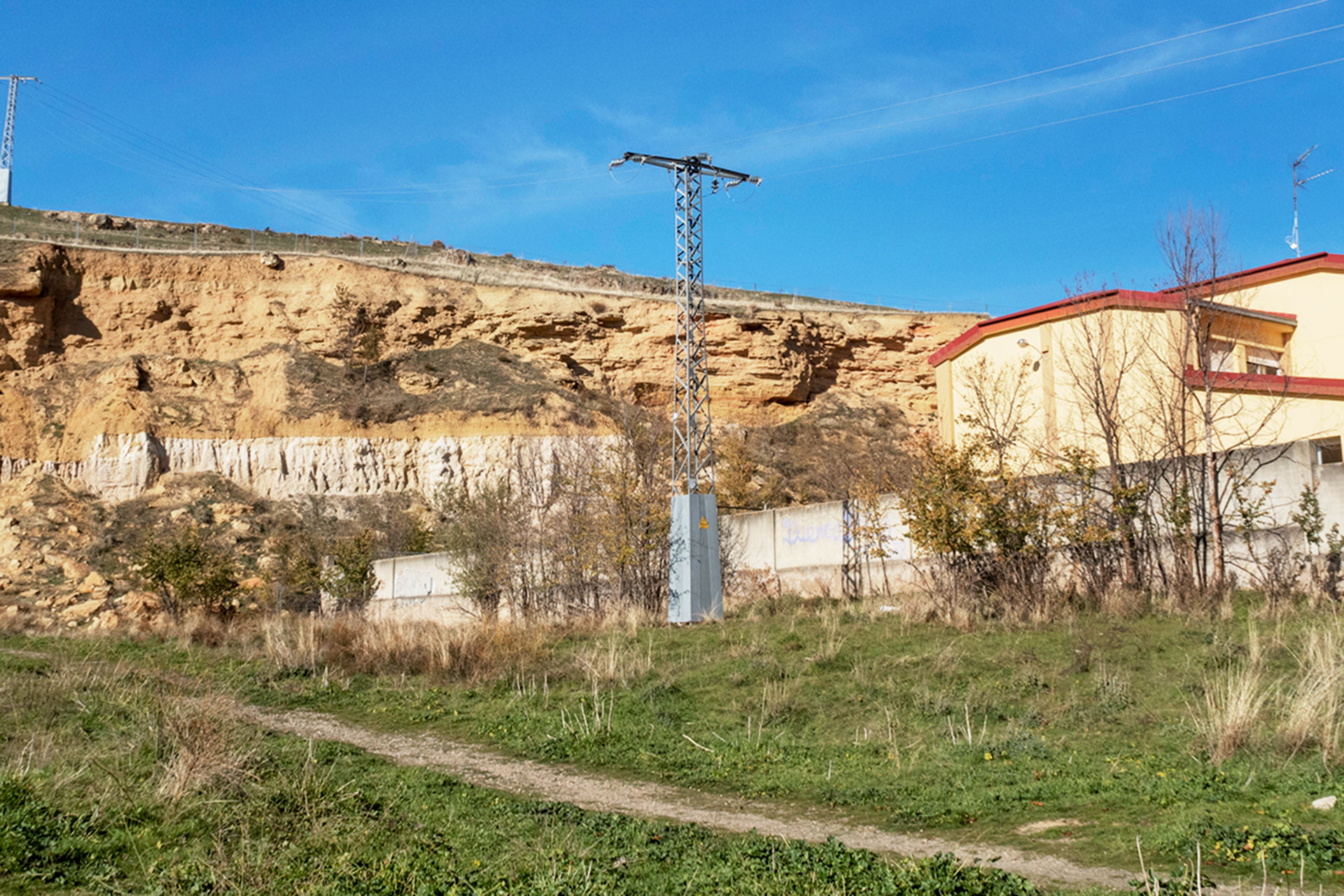 Tres arquitectas ganan el concurso de ideas de Tejadilla 1 La rehabilitación del valle de Tejadilla comenzará por las zonas más altas y próximas al colegio Carlos de Lecea. / KAMARERO