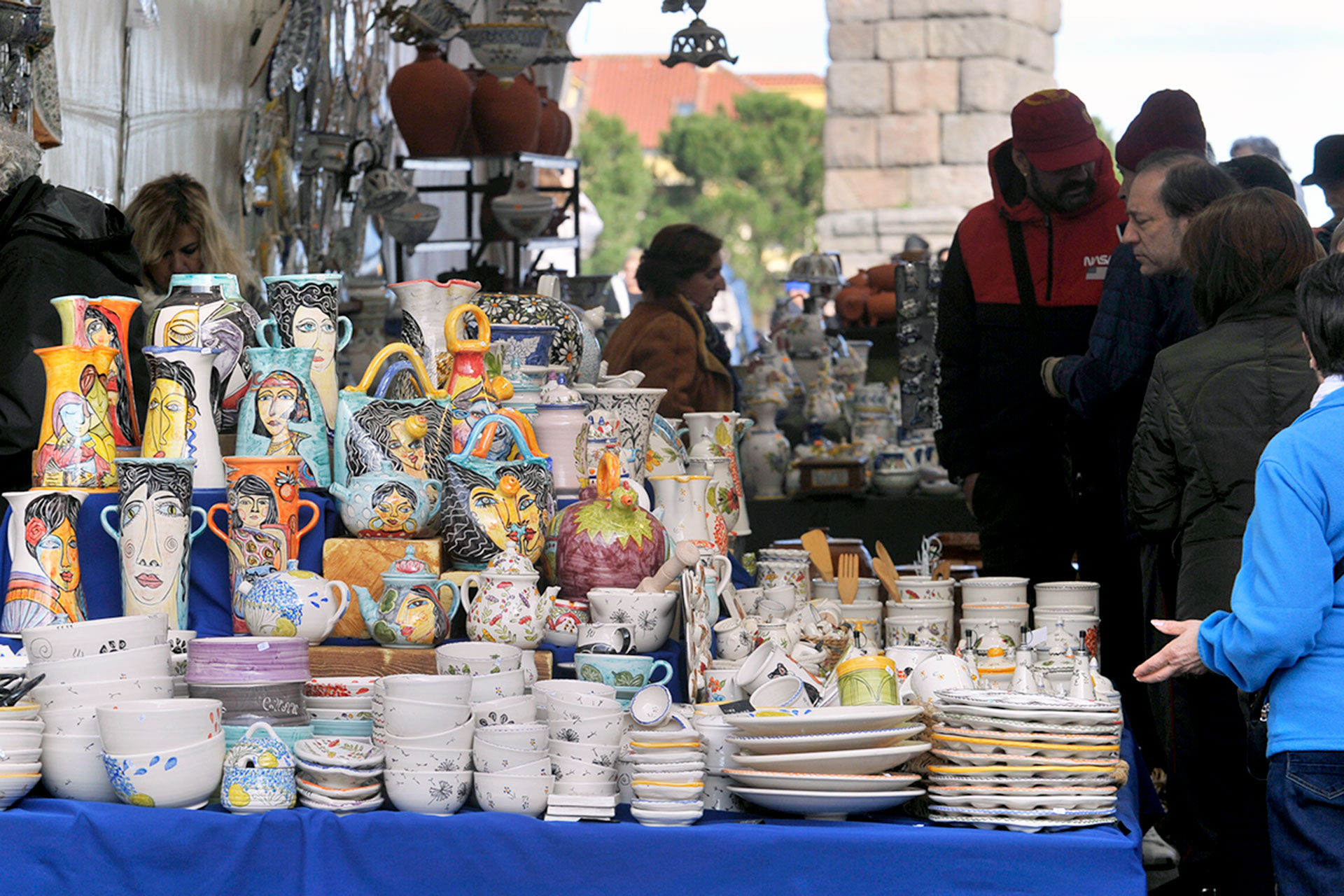 Este año el público tendrá que pasar ante los expositores siguiendo un circuito prefijado. / KAMARERO