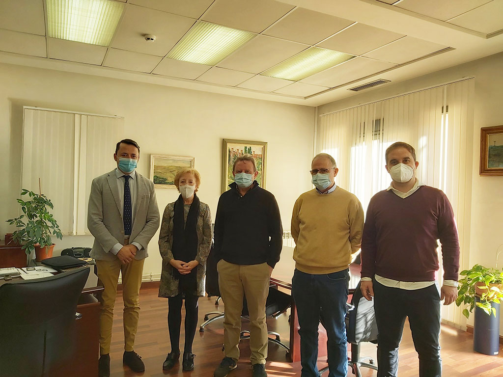 Diego del Pozo y Diego Jimenez nombran a Florinda Callejo, Gregorio Herrero y Gonzalo Gil profesores honoríficos. / EL ADELANTADO