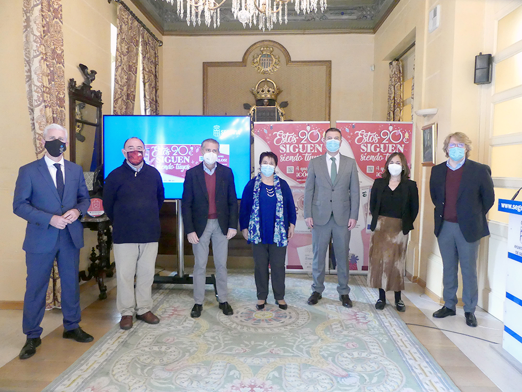 Los responsables de las instituciones colaboradoras posan en la presentación de la campaña. / NEREA LLORENTE
