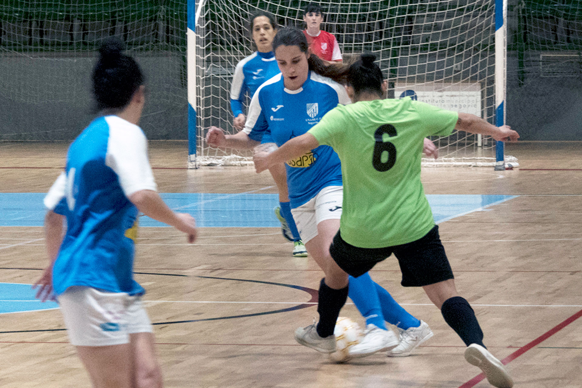 Una acción ofensiva del Unami durante el partido ante el Consuegra./ KAMARERO