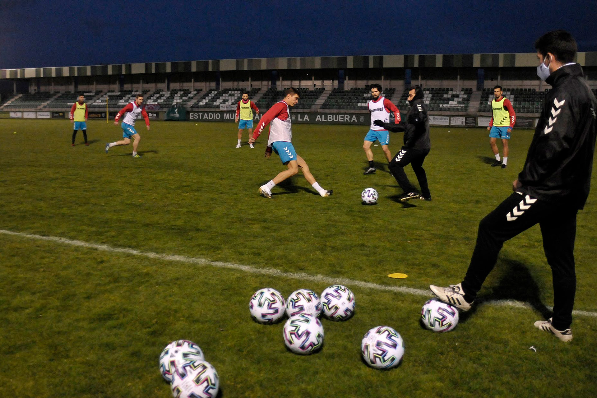 Imagen del último entrenamiento realizado por la Segoviana en La Albuera./ JUAN MARTÍN-G. SEGOVIANA