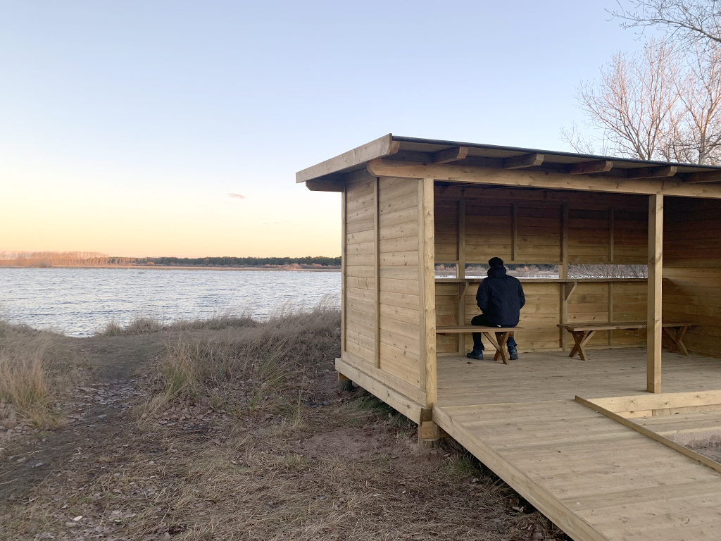 Observatorio de El Espadañal, construcción de 5x12 metros para fomentar el turismo ornitológico. / CHANTAL NÚÑEZ
