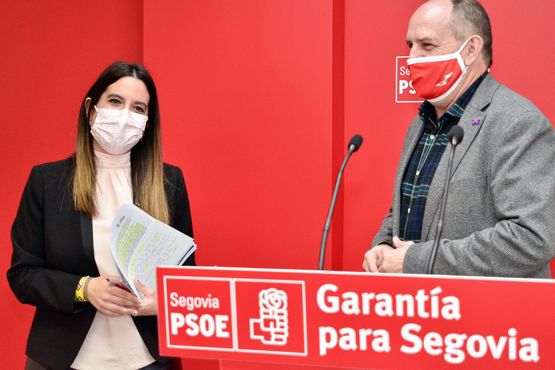 Nuria Rubio y José Luis Aceves durante su intervención