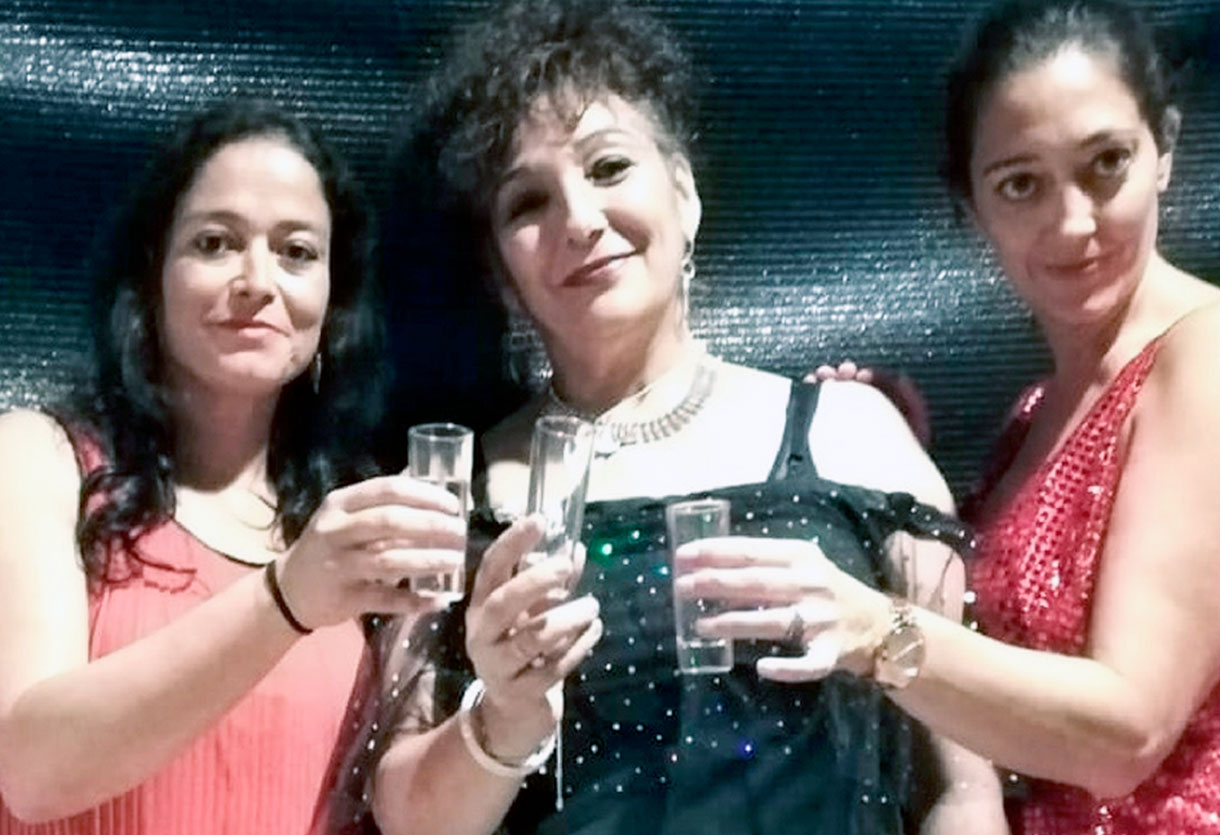 Actrices del grupo granjeño que estarán hoy en el Teatro Juan Bravo. /E.A.