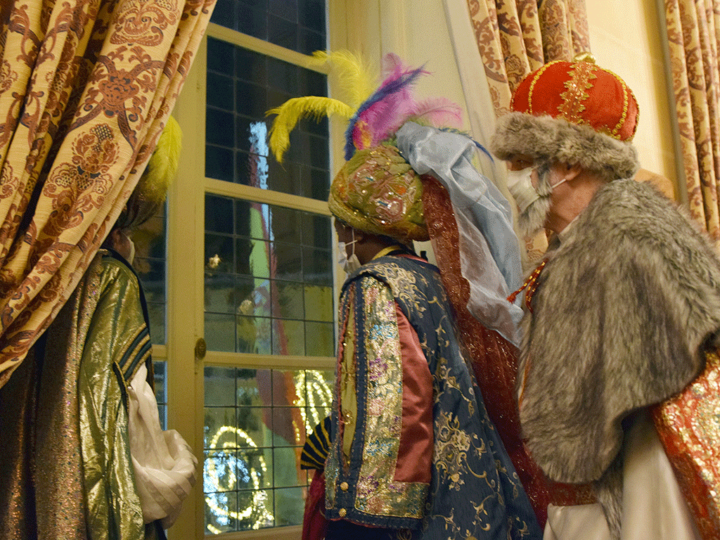 Los Reyes Magos dejan en Segovia “la vacuna del amor” y piden “que os cuidéis” 3 09 01 rocio