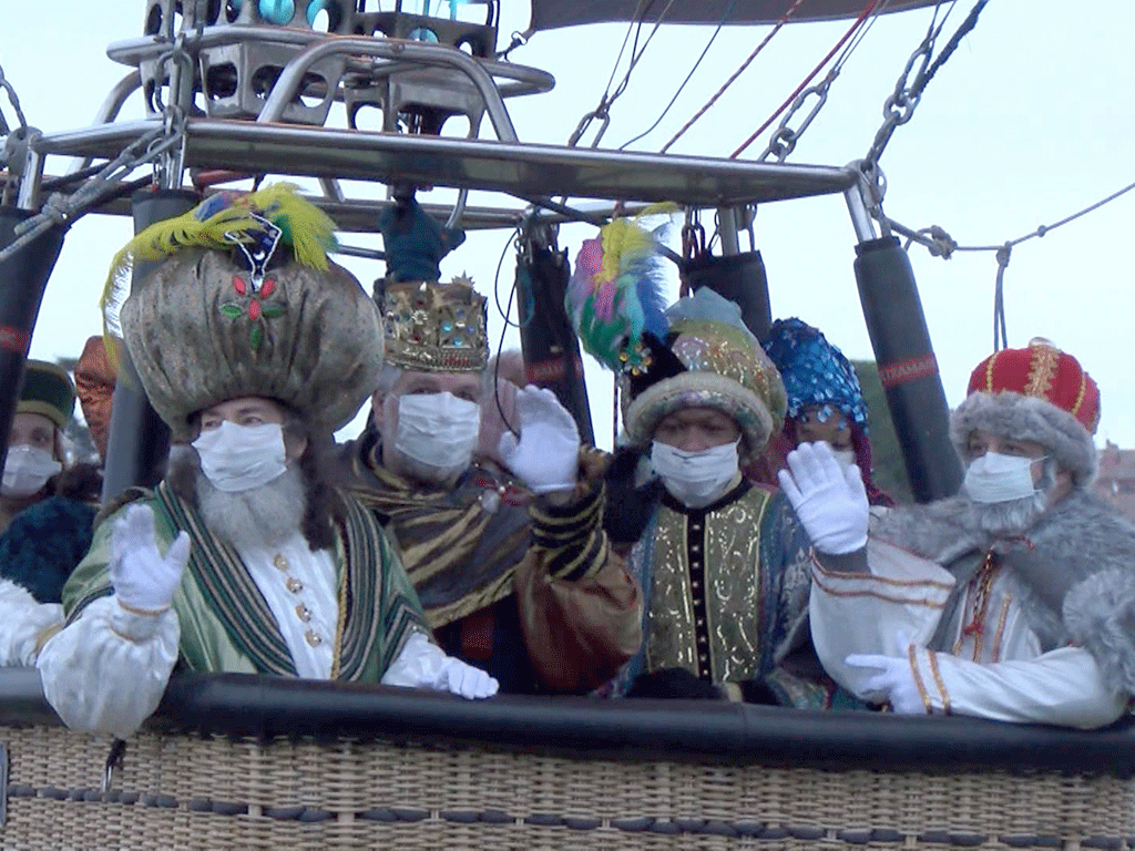 Los Reyes Magos dejan en Segovia “la vacuna del amor” y piden “que os cuidéis” 2 09 03 llegada reyes