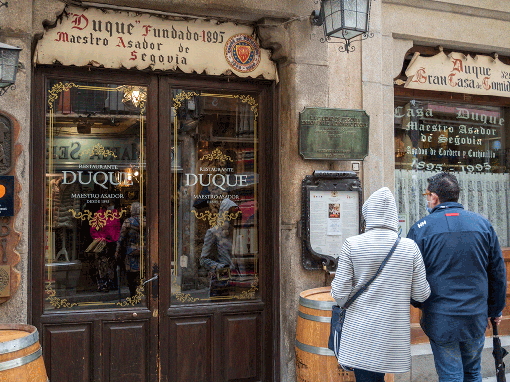 La hostelería segoviana sigue golpeada duramente por los efectos de la pandemia. / ROCÍO PARDOS