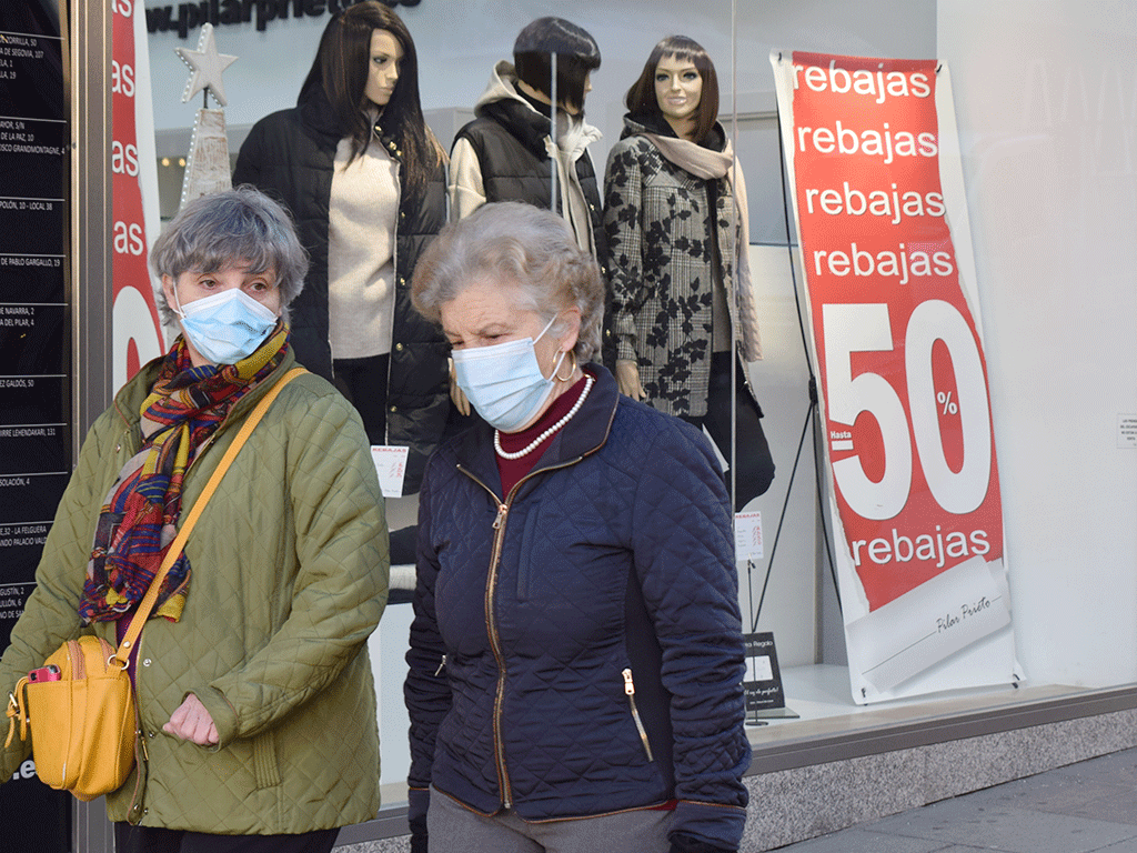 Las rebajas darán un ligero impulso al sector comercial, especialmente golpeado por la crisis. / ROCÍO PARDOS