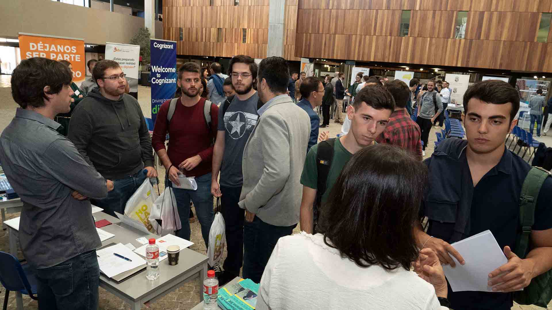 Conecta2 se ha consolidado como un encuentro de referencia tanto para las empresas tecnológicas como para los estudiantes de la Escuela.