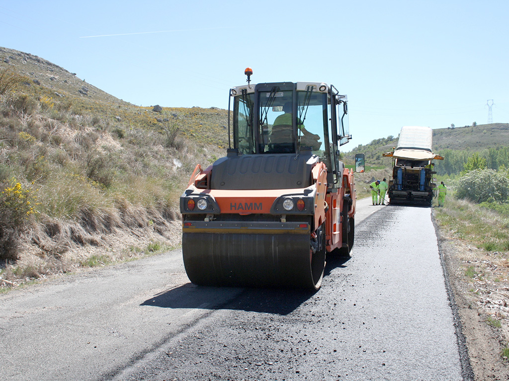 Obras de conservación en una carretera de la provincia. / EL ADELANTADO