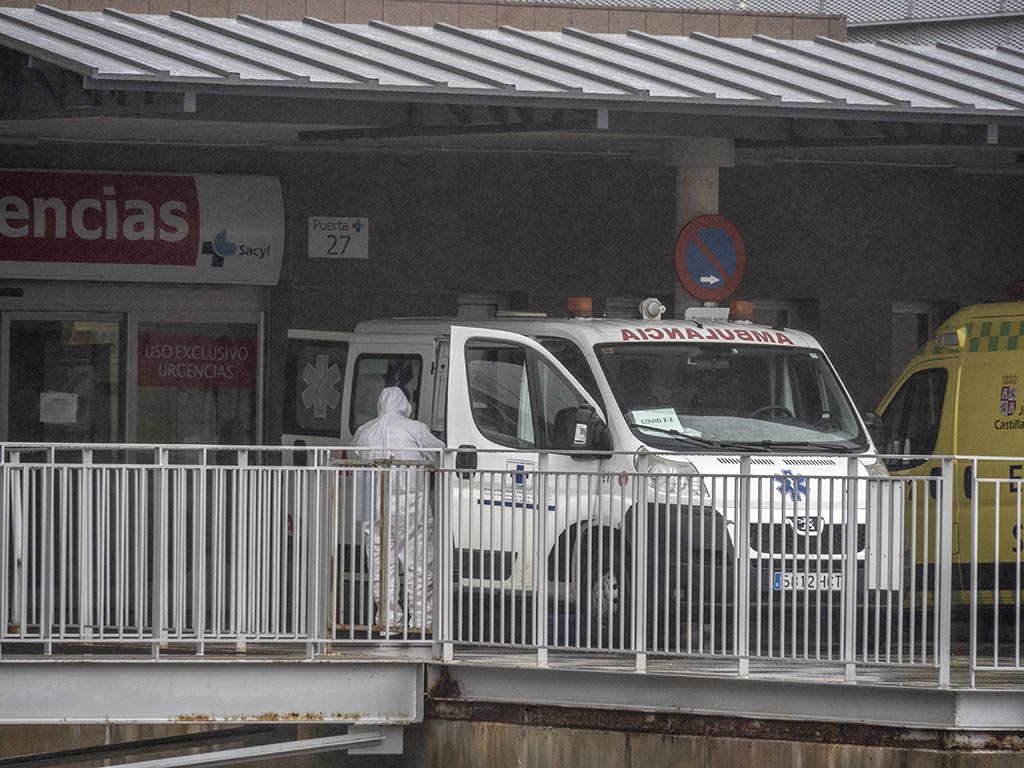 Entrada a Urgencias del Hospital General de Segovia. / KAMARERO