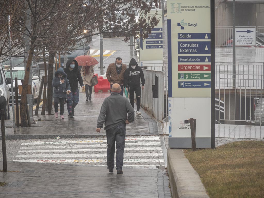 Acceso de entrada al Hospital General de Segovia. / KAMARERO